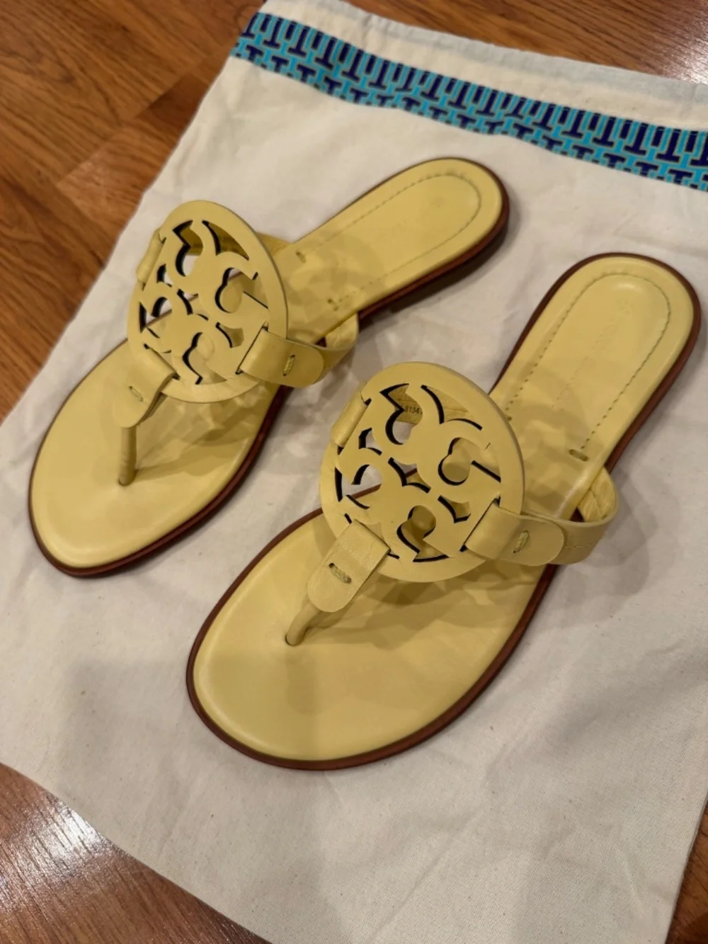 Tory Burch Miller Sandals - size 7 - Banana - pale yellow